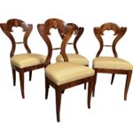 Asientos de mesa: la belleza de la silla Biedermeier